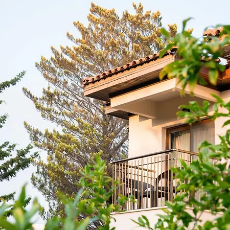 Club Nena Resort